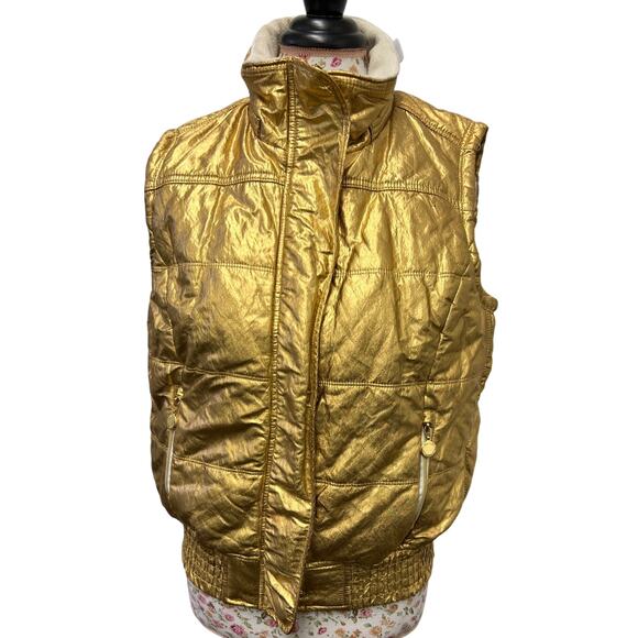💛 Calvin Klein Performance Metallic Gold Puffer Vest M – Statement Winter Layer - Picture 1 of 4